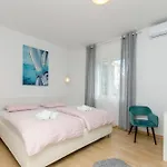 Apartment And Room Columbo